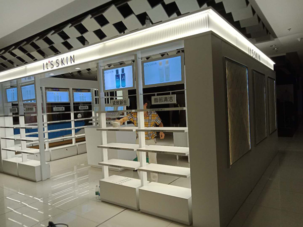 珠寶首飾展柜用戶都喜歡用定制嗎?